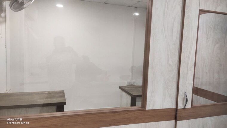 Room, vibhuti khand Commercial Office Space 600 Sq.Ft. In Vibhuti Khand Lucknow 10535146