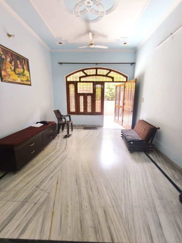 Balcony, sector 9 2 Bedroom 1890 Sq.Ft. Independent House In Sector 9 Gurgaon 10535177