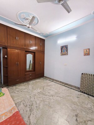 Room in 2 BHK Independent House at Sector 9 – for Rent
