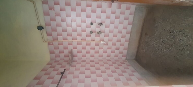 Bathroom, sector 7 2 Bedroom 133 Sq.Ft. Independent House In Sector 7 Faridabad 10535183