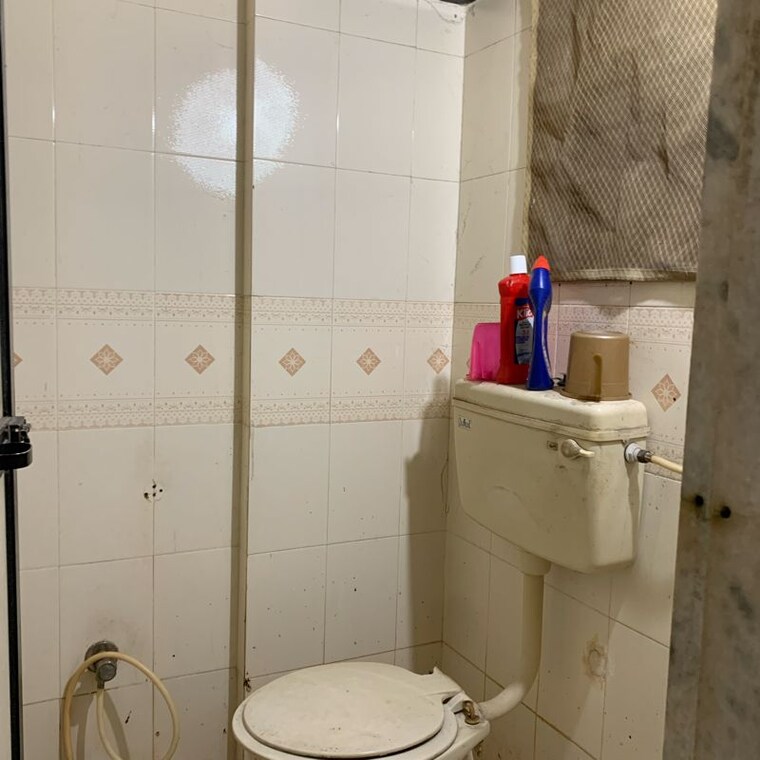 Bathroom, lake-view-chs-borivali 1 Bedroom 460 Sq.Ft. Apartment In Chikoowadi Mumbai 10535194