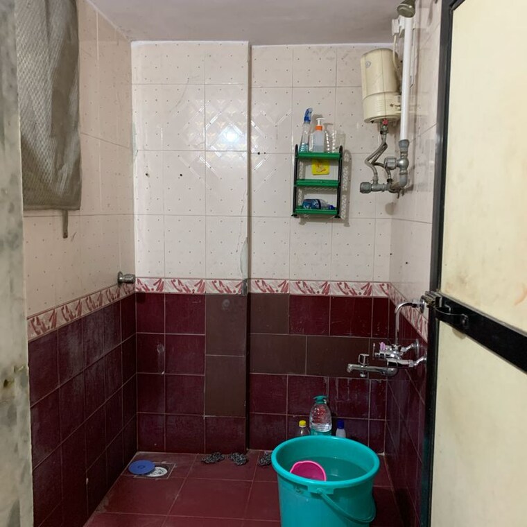 Bathroom, lake-view-chs-borivali 1 Bedroom 460 Sq.Ft. Apartment In Chikoowadi Mumbai 10535194