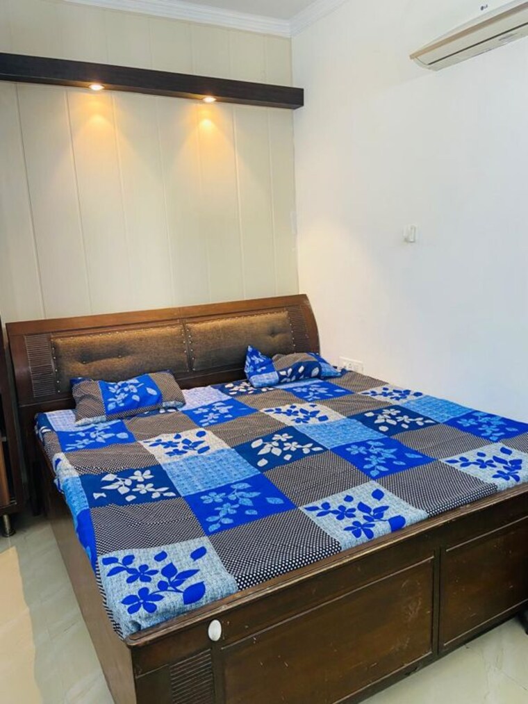 Bedroom, maya-green-lotus-saksham 2 Bedroom 1650 Sq.Ft. Apartment In International Airport Road Zirakpur 10535205