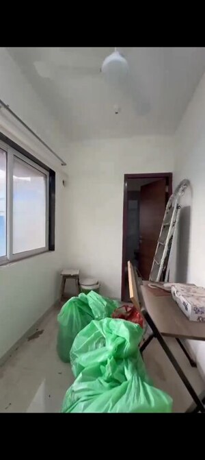 Furnished Amenities in 3.5 BHK Apartment at Santacruz Mansion, Santacruz East – for Rent
