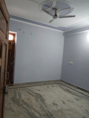 Room in 2.5 BHK Builder Floor at Xu 2 Greater Noida – for Rent