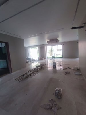 Room in 5 BHK Villa at Unitech Opulence, Sector 33 – for Rent