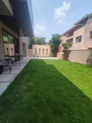 5 BHK Villa For Rent in Unitech Opulence, Sector 33