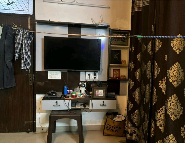 Living Room, vaishali sector 5 1 Bedroom 600 Sq.Ft. Builder Floor In Vaishali Sector 5 Ghaziabad 10535354
