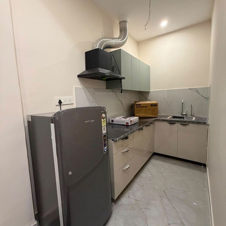 Kitchen, dlf phase v 2 Bedroom 180 Sq.Yd. Builder Floor In Dlf Phase V Gurgaon 10535358