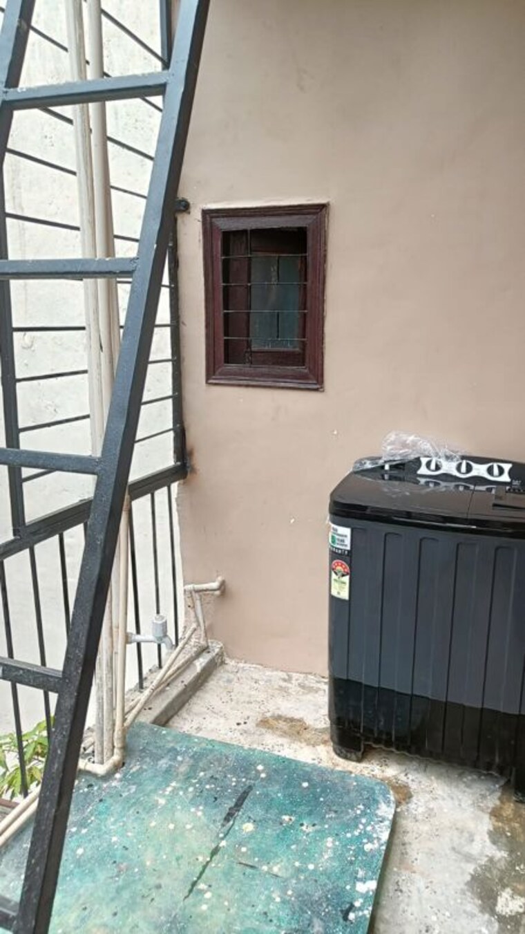 Balcony, beta i greater noida 1 RK 450 Sq.Ft. Independent House In Beta I Greater Noida Greater Noida 10535362