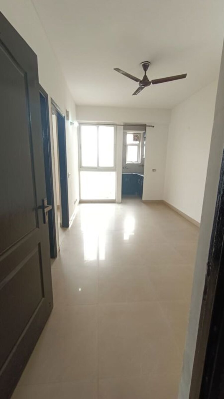 Room, aditya-celebrity-homes 1 Bedroom 550 Sq.Ft. Apartment In Sector 76 Noida 10535364