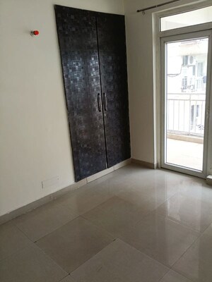 Room in 3.5 BHK Apartment at KLJ Greens, Sector 77 – for Sale