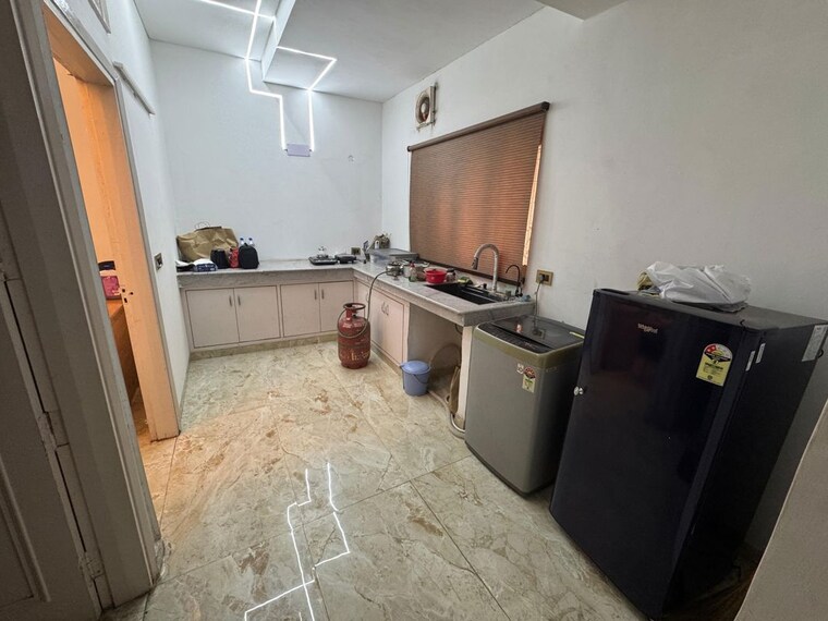 Kitchen, vasant enclave 2 Bedroom 1100 Sq.Ft. Builder Floor In Vasant Enclave Delhi 10535371