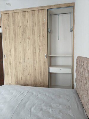 Room in 4 BHK Apartment at Banjara Hills – for Rent