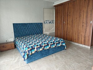 Bedroom in 4 BHK Apartment at Banjara Hills – for Rent
