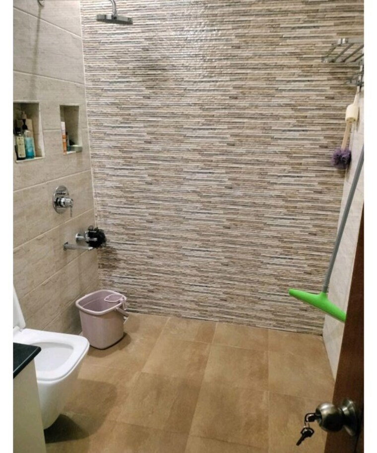 Bathroom, sigma iii greater noida 2 Bedroom 220 Sq.Mt. Independent House In Sigma Iii Greater Noida Greater Noida 10535385