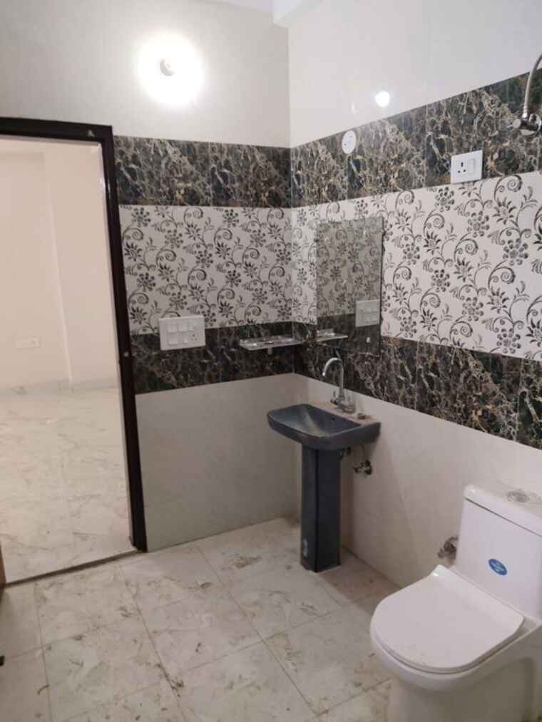 Kitchen, rwa-apartments 2 Bedroom 135 Sq.Mt. Builder Floor In Sector 31 Noida 10535391