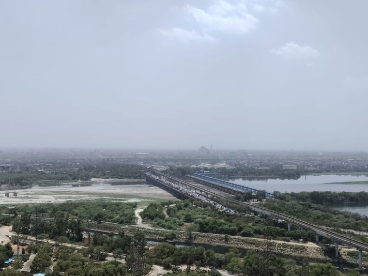 Balcony, supertech-supernova-astralis Studio 800 Sq.Ft. Apartment In Sector 94 Noida 10535416