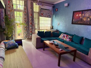 Living Room in 5 BHK Villa at Eldeco Mansionz, Sector 48 – for Sale