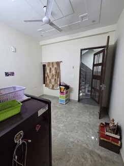 1 BHK Independent House For Rent in Sector 23