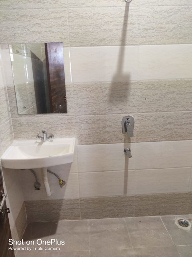 Bathroom, sector 23 2 Bedroom 1380 Sq.Ft. Independent House In Sector 23 Gurgaon 10535442