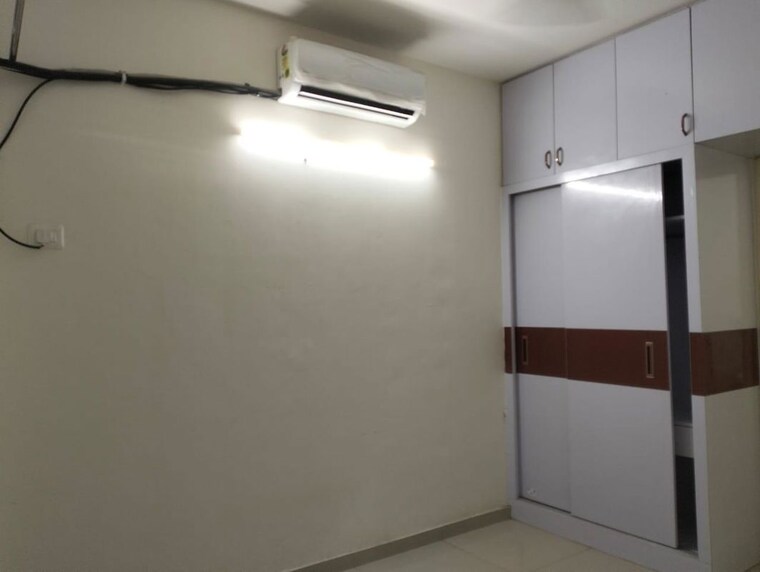 Room, pyramid-pride 2 Bedroom 581 Sq.Ft. Apartment In Sector 76 Gurgaon 10535437