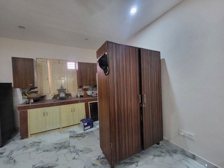 Bedroom, sector 22 1 RK 930 Sq.Ft. Independent House In Sector 22 Gurgaon 10535470
