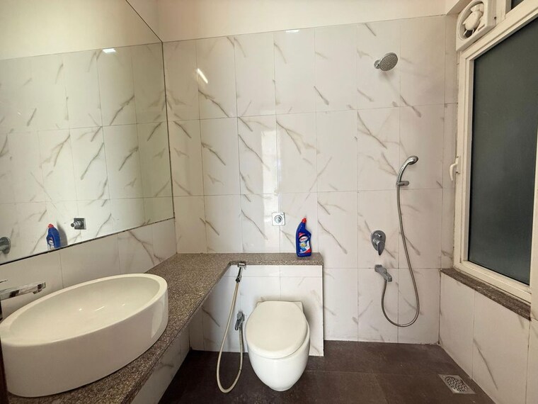 Bathroom, sunteck-city-avenue-1 2 Bedroom 923 Sq.Ft. Apartment In Goregaon West Mumbai 10535460