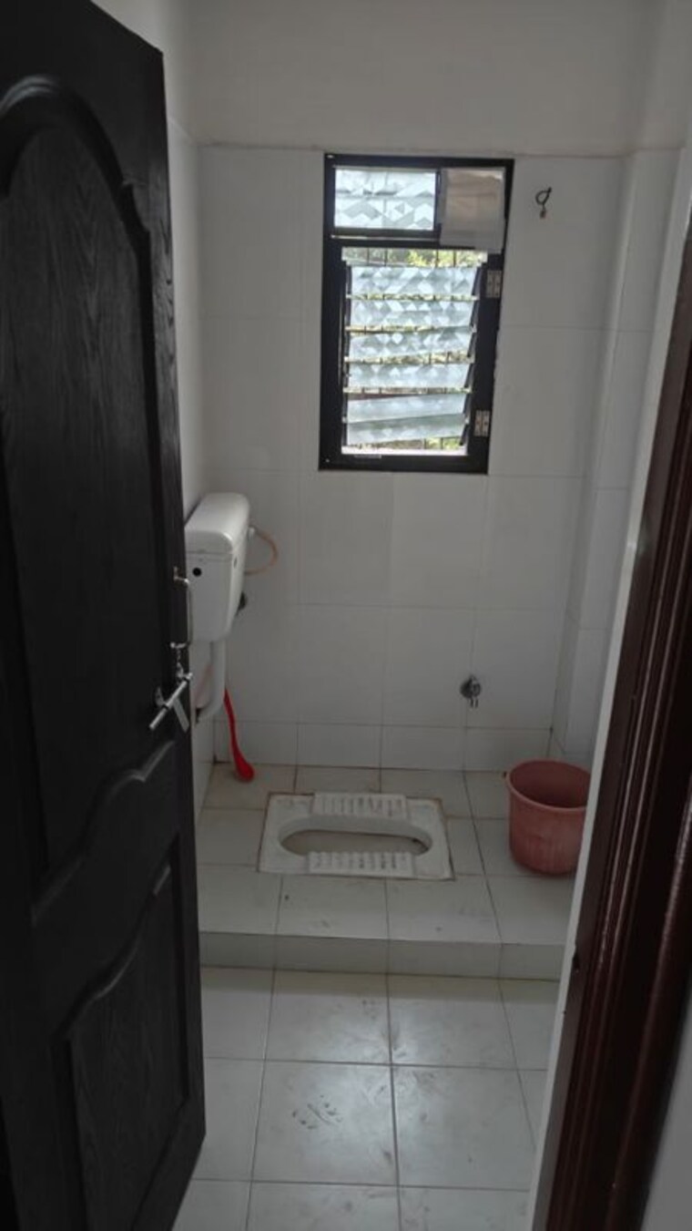 Bathroom, sg-sai-shrushti-apartment 2 Bedroom 934 Sq.Ft. Apartment In Ashoknagar Nashik 10535492