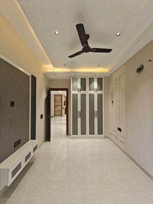 Building Lobby in 4 BHK Builder Floor at Indrapuram – for Sale