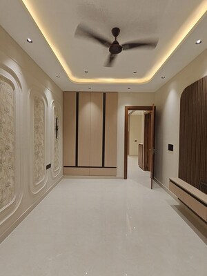 Building Lobby in 4 BHK Builder Floor at Indrapuram – for Sale