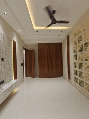 Building Lobby in 4 BHK Builder Floor at Indrapuram – for Sale