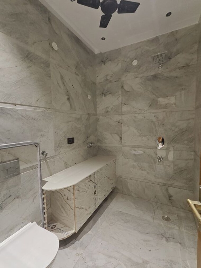 Bathroom, indrapuram 4 Bedroom 2150 Sq.Ft. Builder Floor In Indrapuram Ghaziabad 10535493