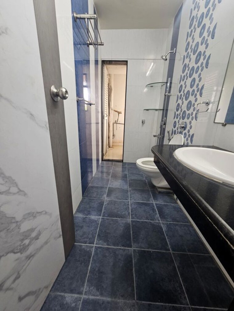 Attached Bathroom, hiranandani-gardens-lake-castle 3 Bedroom 1470 Sq.Ft. Apartment In Powai Mumbai 10535501