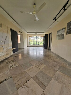 Room in 3 BHK Apartment at Hiranandani Gardens Lake Castle, Powai – for Sale