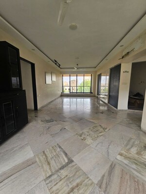 Room in 3 BHK Apartment at Hiranandani Gardens Lake Castle, Powai – for Sale