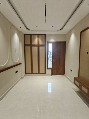 Building Lobby in 5 BHK Builder Floor at Indrapuram – for Sale