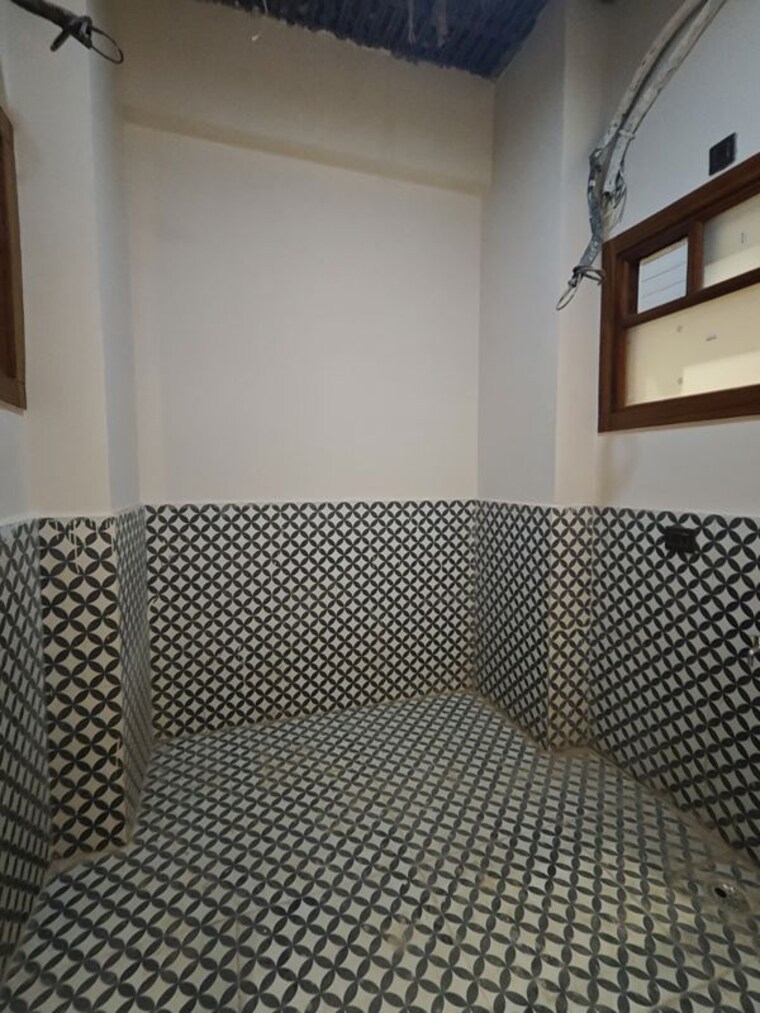 Bathroom, indrapuram 5 Bedroom 3700 Sq.Ft. Builder Floor In Indrapuram Ghaziabad 10535506