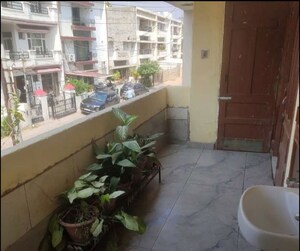 Parking in 3 BHK Builder Floor at Sector 35 – for Rent