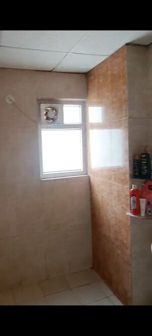 Room in 3.5 BHK Apartment at Antriksh Golf View, Sector 78 – for Rent