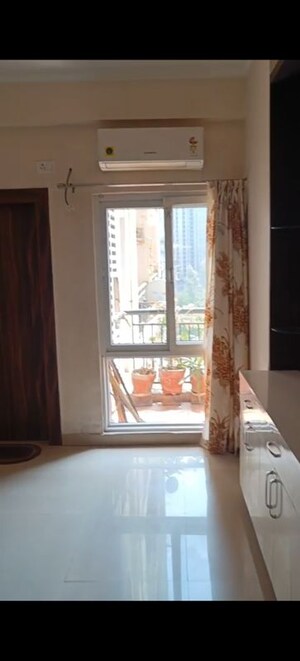 Furnished Amenities in 3.5 BHK Apartment at Antriksh Golf View, Sector 78 – for Rent
