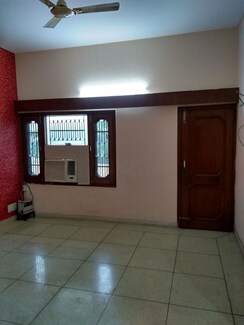 2 BHK + Store Room Builder Floor For Rent in Sector 16