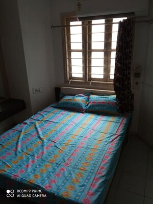 Bedroom in 3 BHK Apartment at Nehru Nagar – for Rent