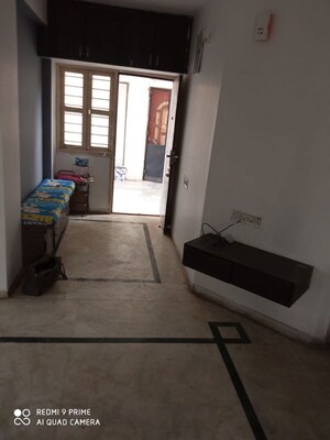 Living Room in 3 BHK Apartment at Nehru Nagar – for Rent