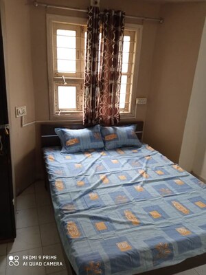 Bedroom in 3 BHK Apartment at Nehru Nagar – for Rent