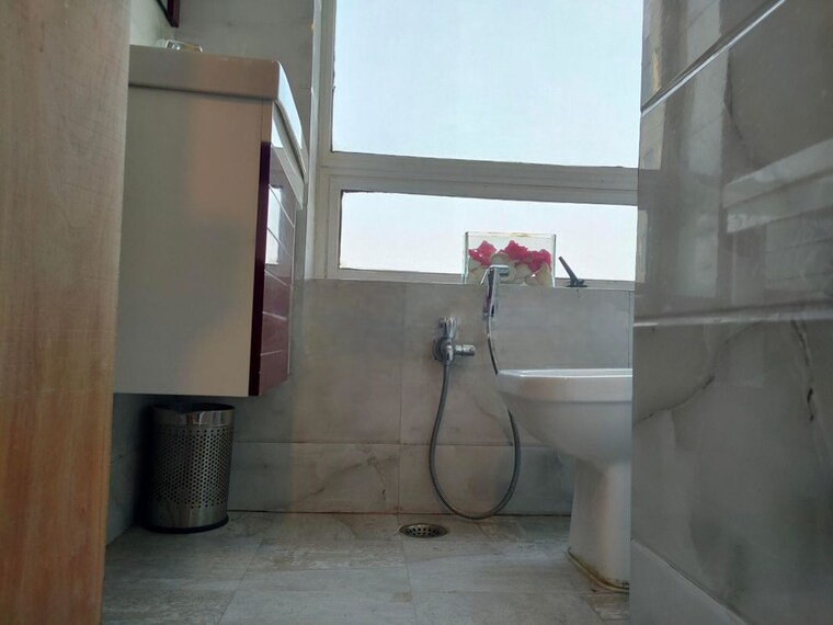 Bathroom, scheme no 114 Commercial Office Space 1900 Sq.Ft. In Scheme No 114 Indore 10535582
