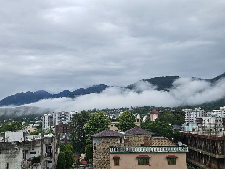 Balcony, sahastradhara 3 Bedroom 1750 Sq.Ft. Builder Floor In Sahastradhara Dehradun 10535580