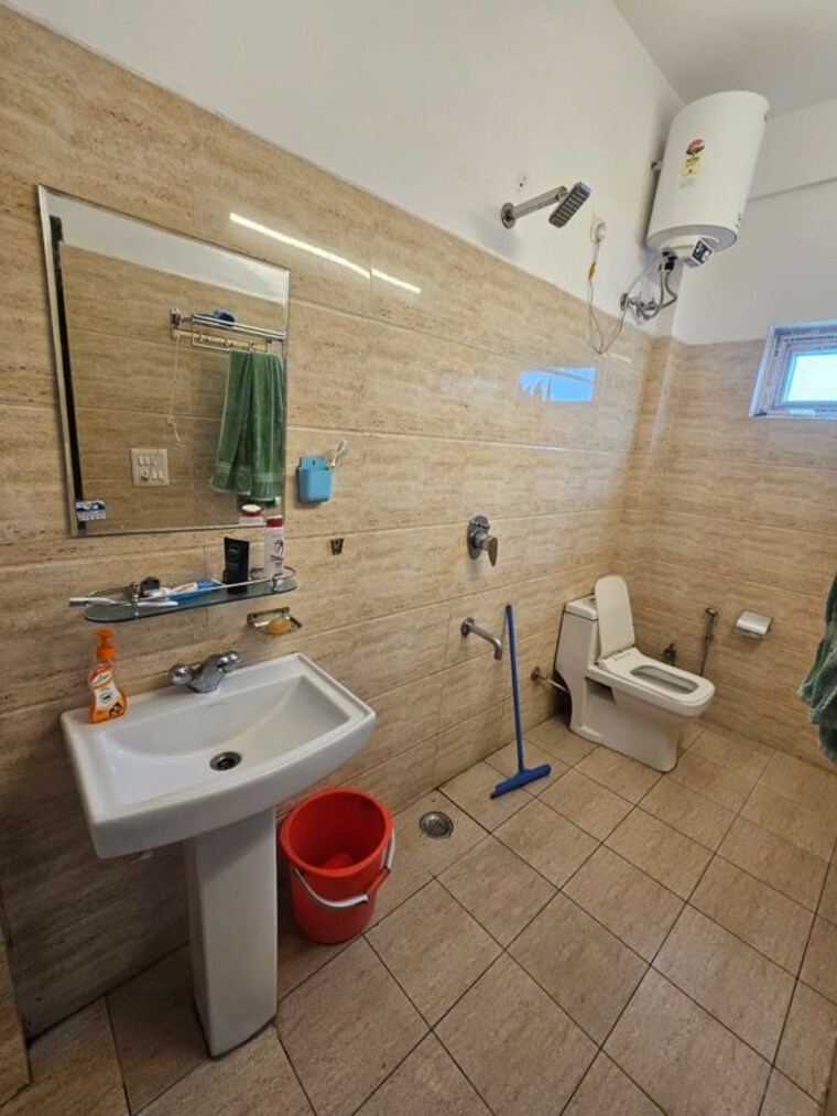 Bathroom, sahastradhara 3 Bedroom 1750 Sq.Ft. Builder Floor In Sahastradhara Dehradun 10535580