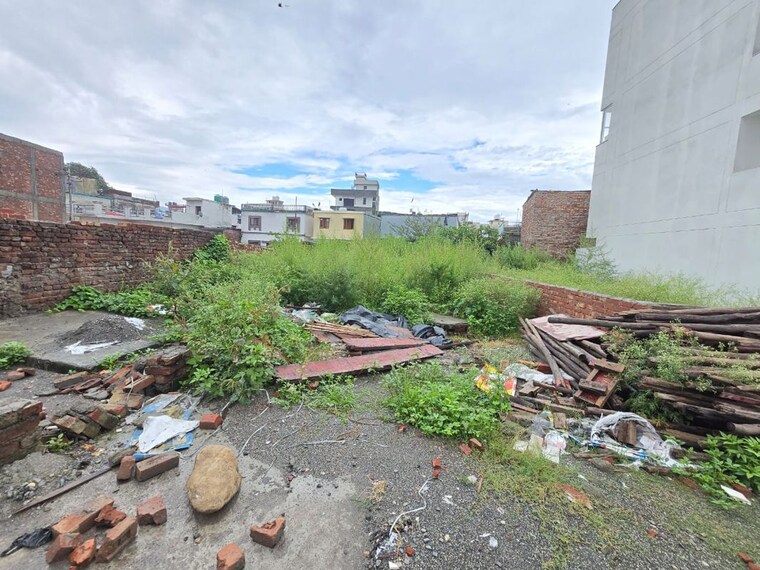 Garden, canal road  200 Sq.Yd. Plot In Canal Road Dehradun 10535594