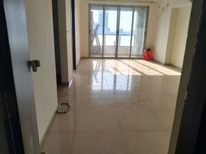 Room in 3.5 BHK Apartment at Amanora Future Towers, Hadapsar – for Rent